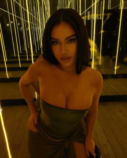 Janet Guzman photo 487