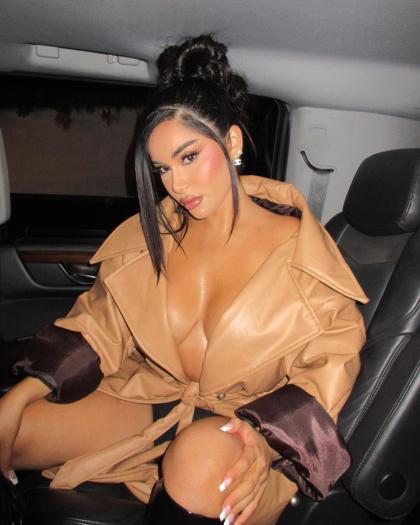 Janet Guzman photo 488
