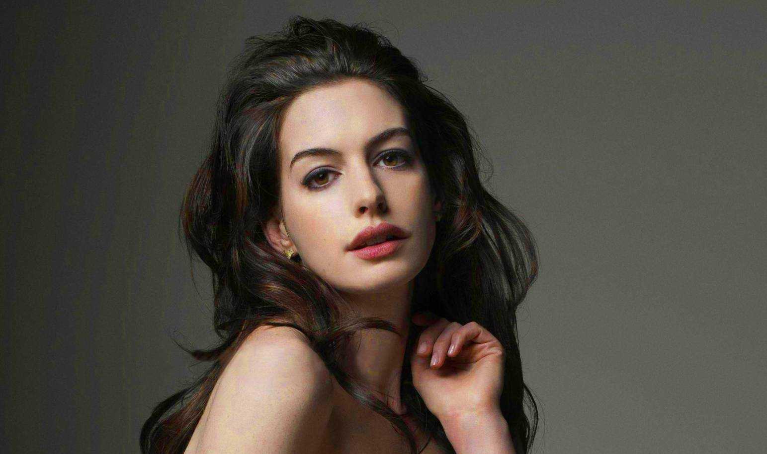Anne Hathaway