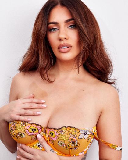 Holly Peers photo 63489