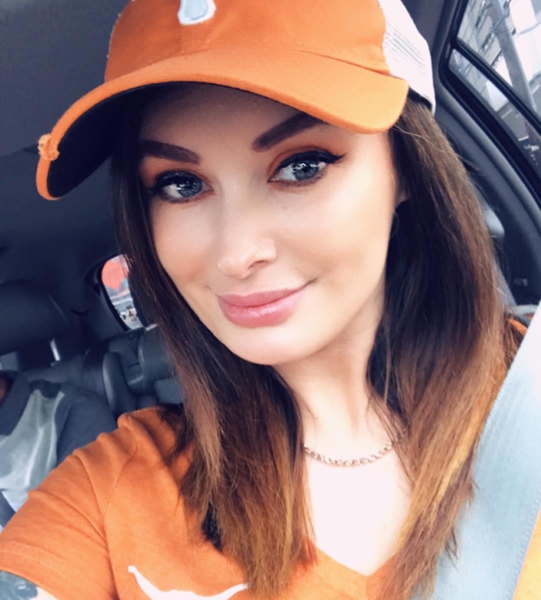 Laura Lux