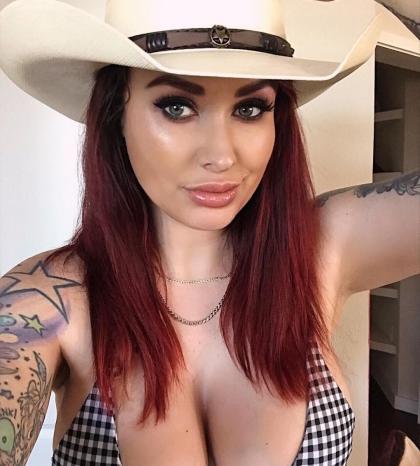 Laura Lux photo 289017