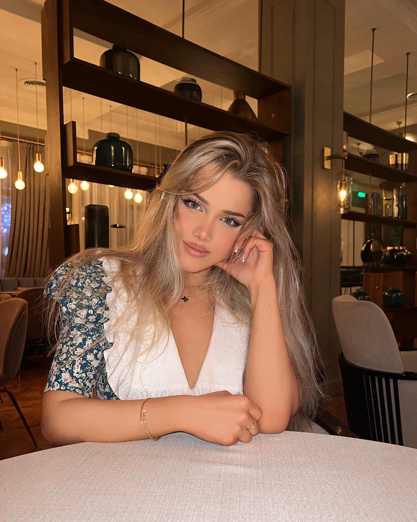 Alexa Stele