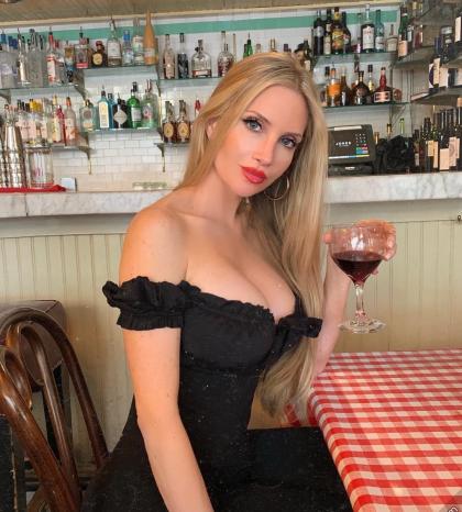 Amanda Lee photo 275409