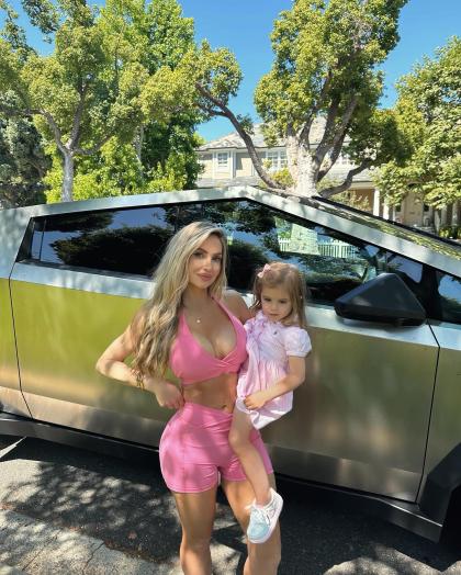 Amanda Lee photo 68223