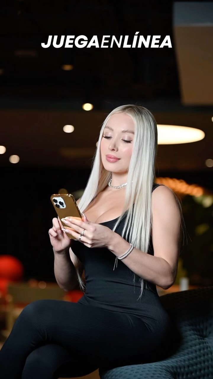 Daniella Chávez