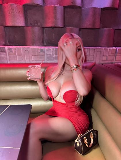 Daniella Chávez photo 201532