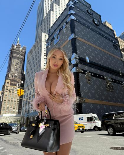 Daniella Chávez photo 201575